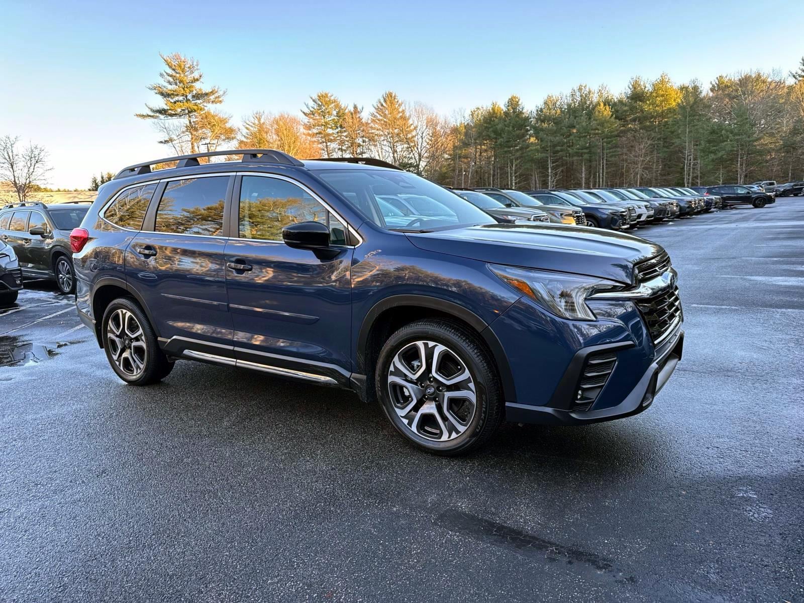 2024 Subaru Ascent Limited's photo