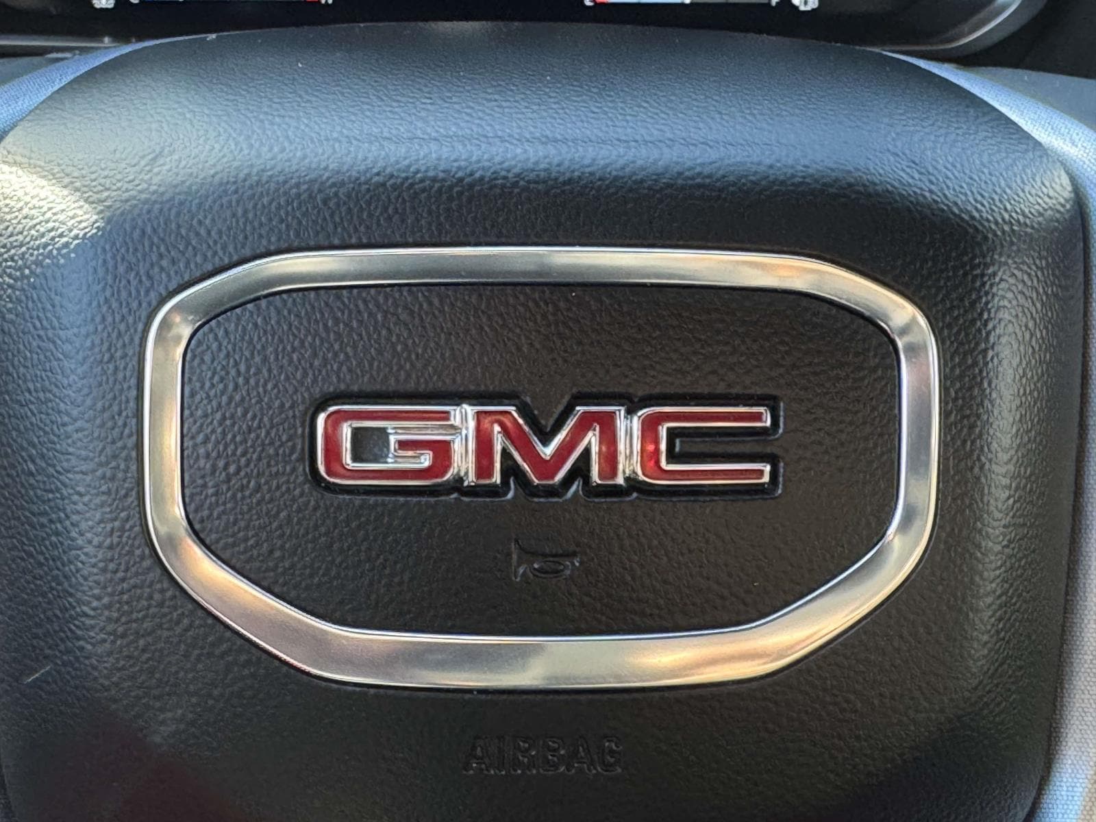 2023 GMC Yukon SLT - Photo 31