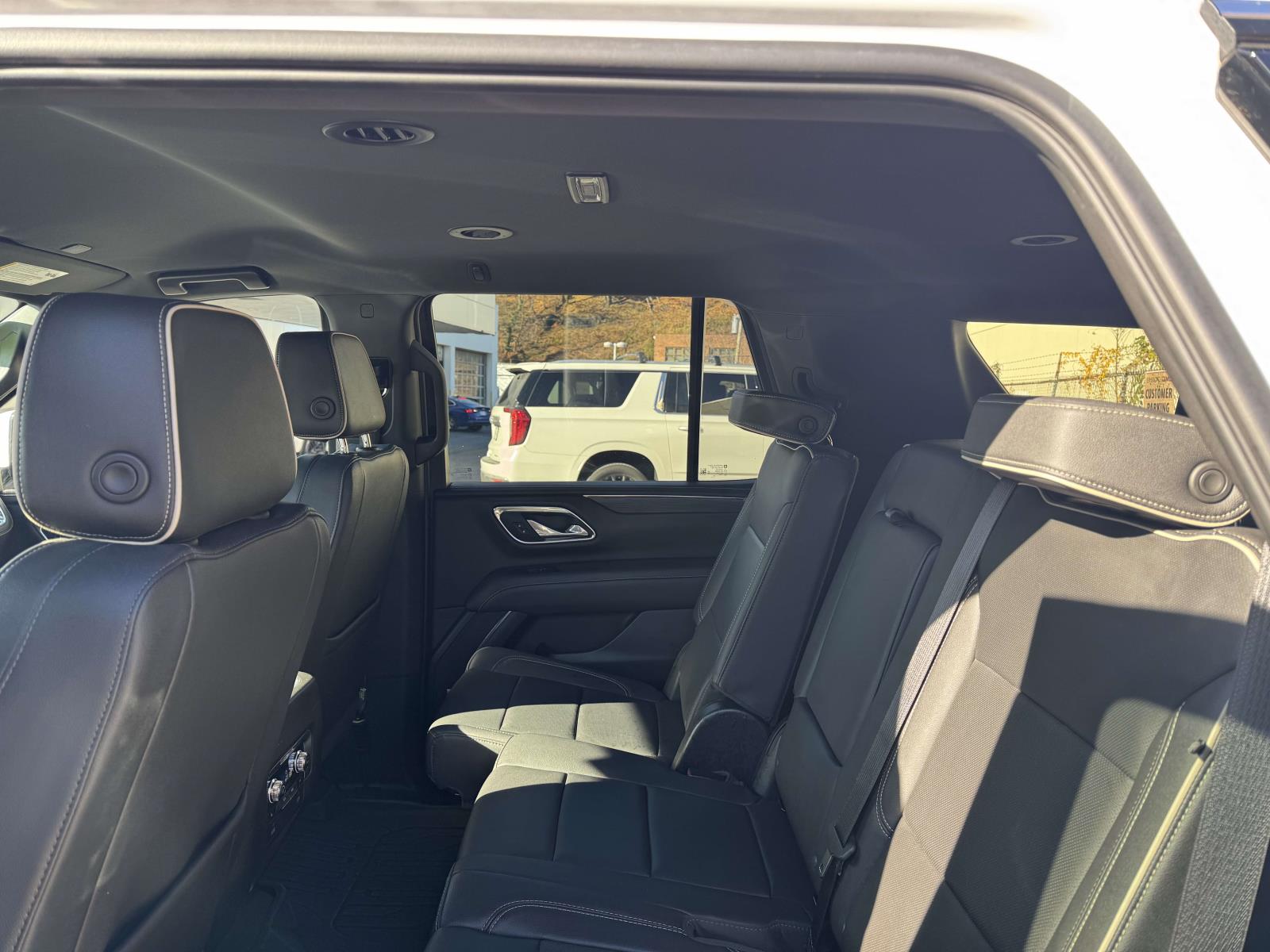 2023 GMC Yukon SLT - Photo 12