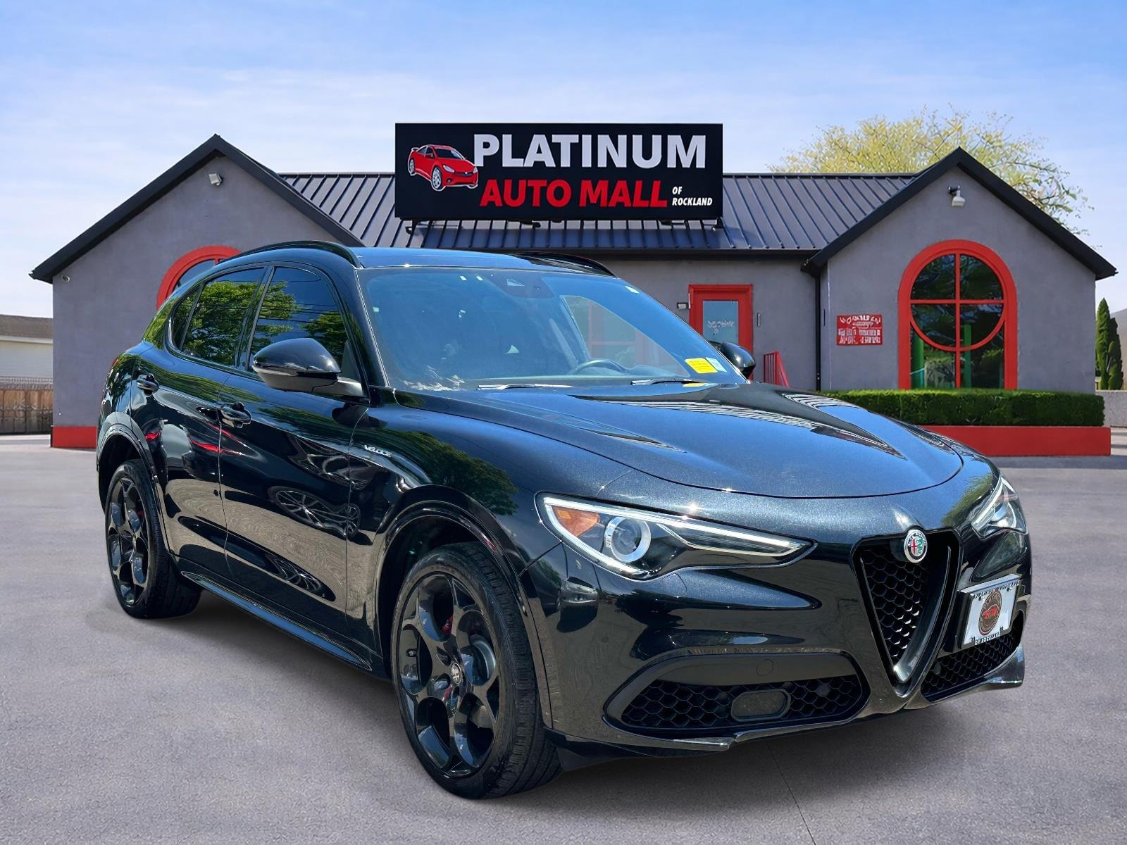 2023 Alfa Romeo Stelvio Veloce AWD's photo