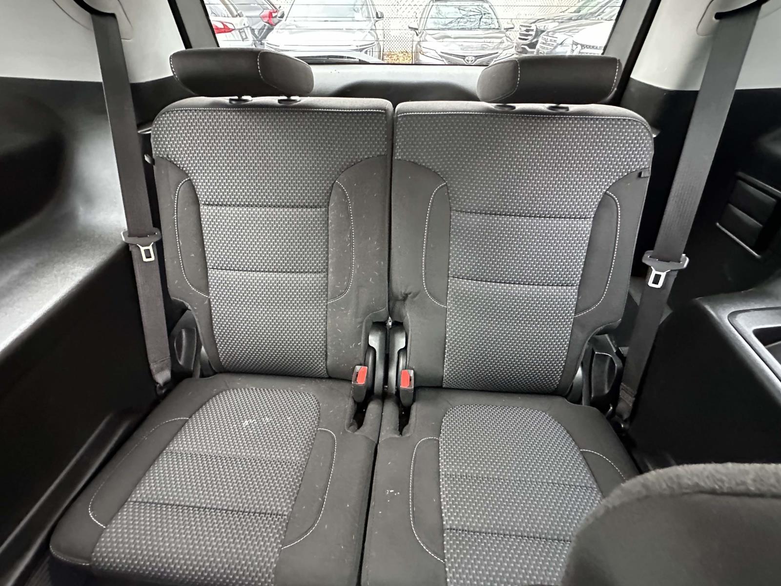 2023 GMC Acadia SLE - Photo 16