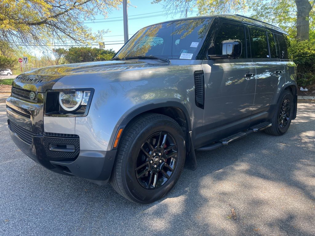 2023 Land Rover Defender S's photo