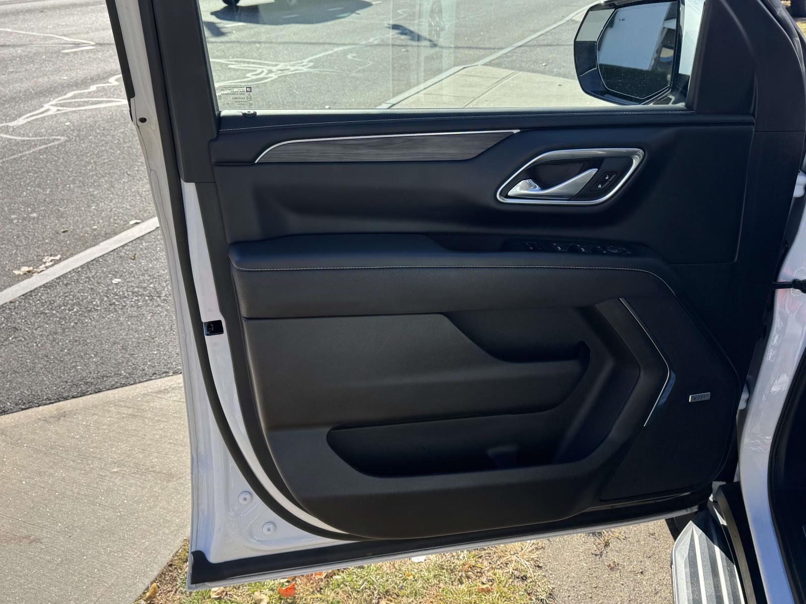 2023 GMC Yukon SLT - Photo 15