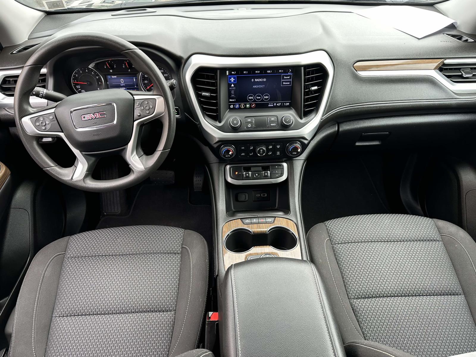 2023 GMC Acadia SLE - Photo 18