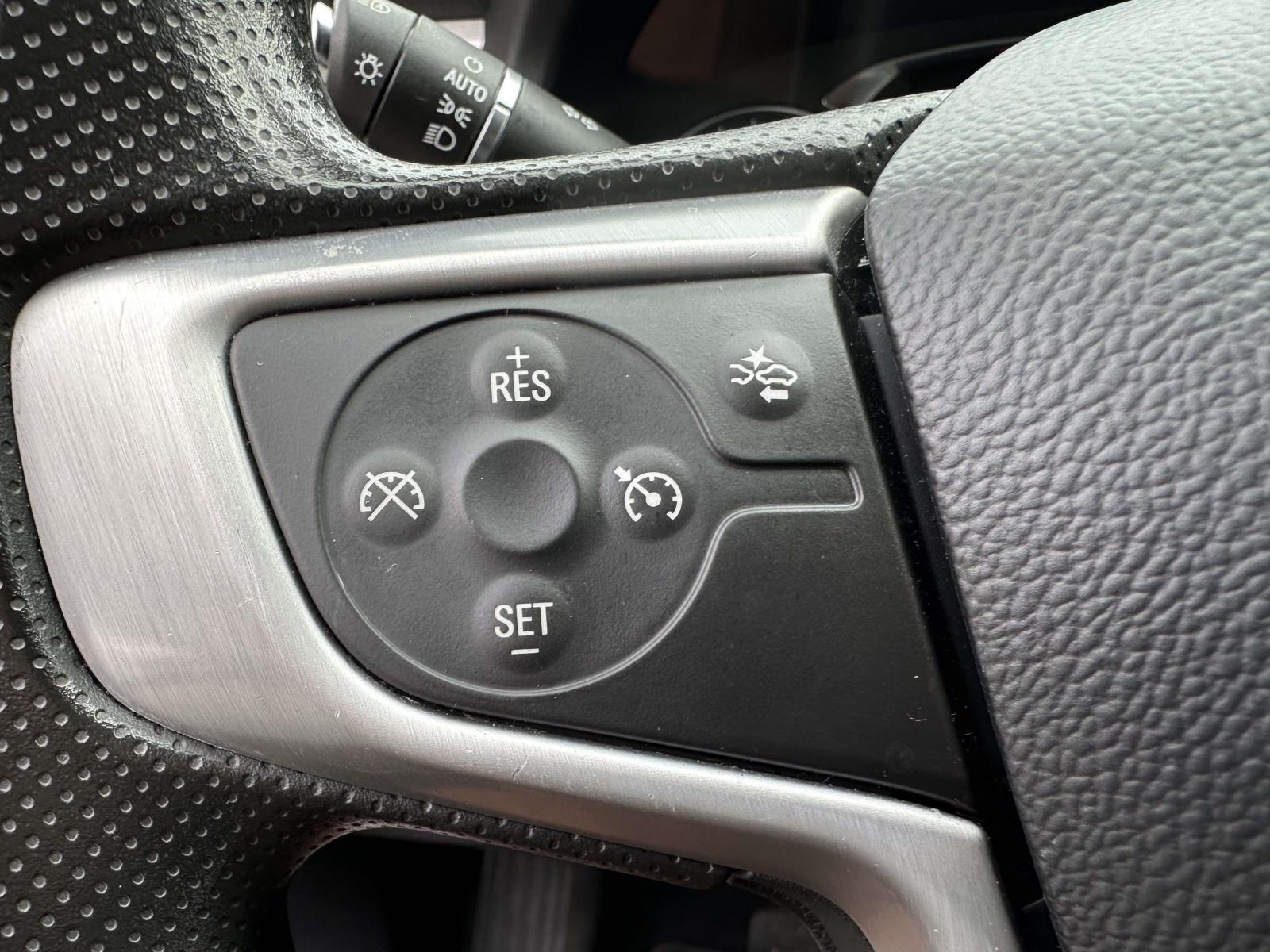 2023 GMC Acadia SLE - Photo 31