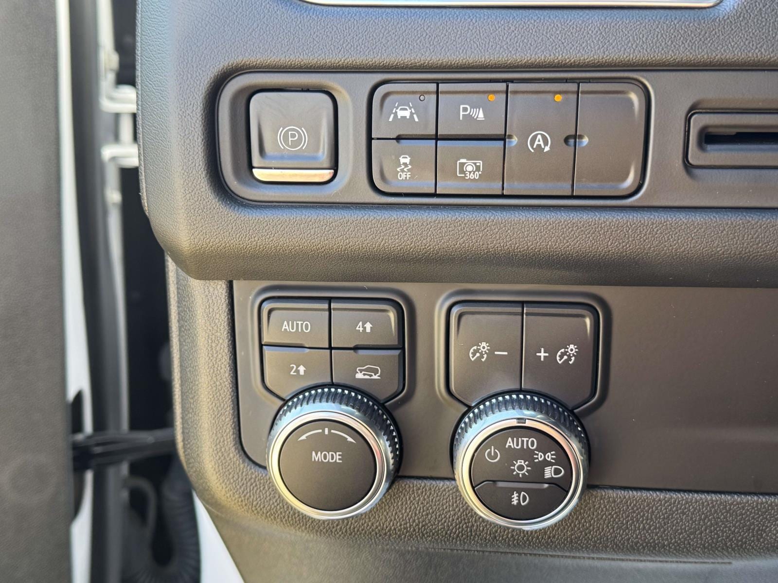 2023 GMC Yukon SLT - Photo 20