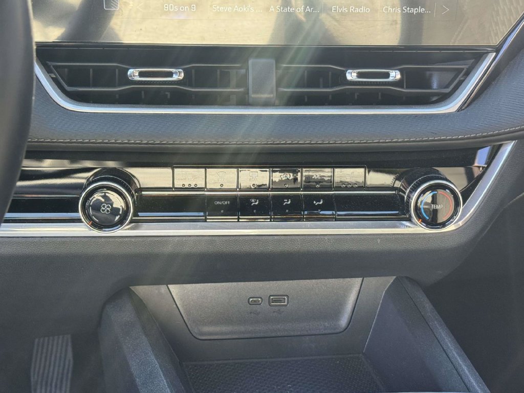 2025 Chevrolet Equinox LT - Photo 26