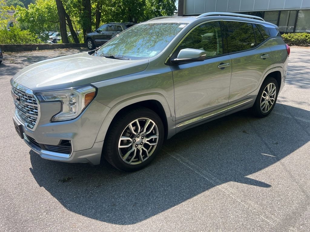 2023 GMC Terrain Denali AWD's photo