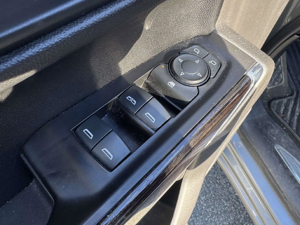 2025 Chevrolet Equinox LT - Photo 46