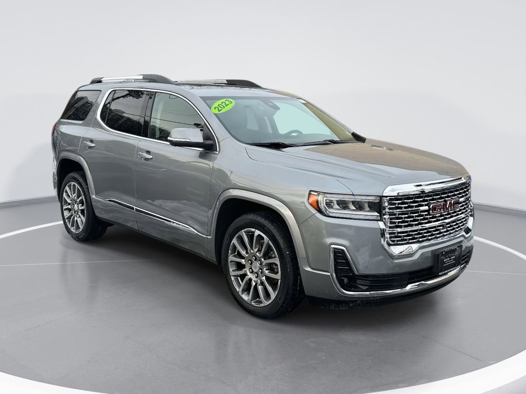 2023 GMC Acadia Denali's photo