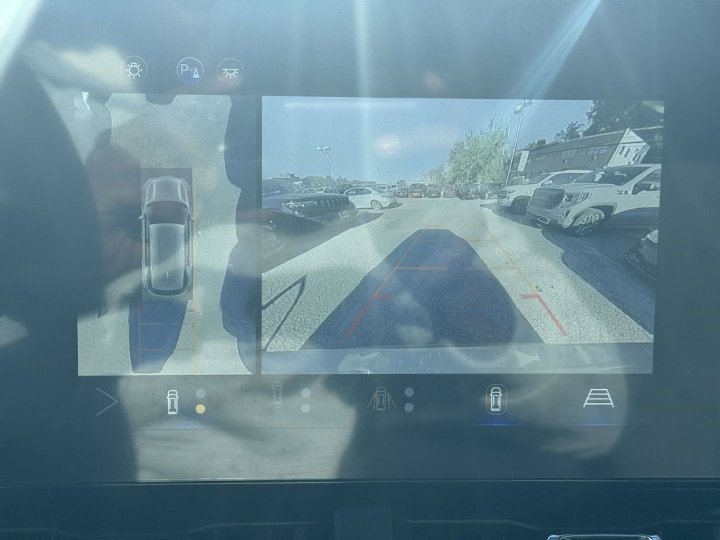 2025 Chevrolet Equinox LT - Photo 25