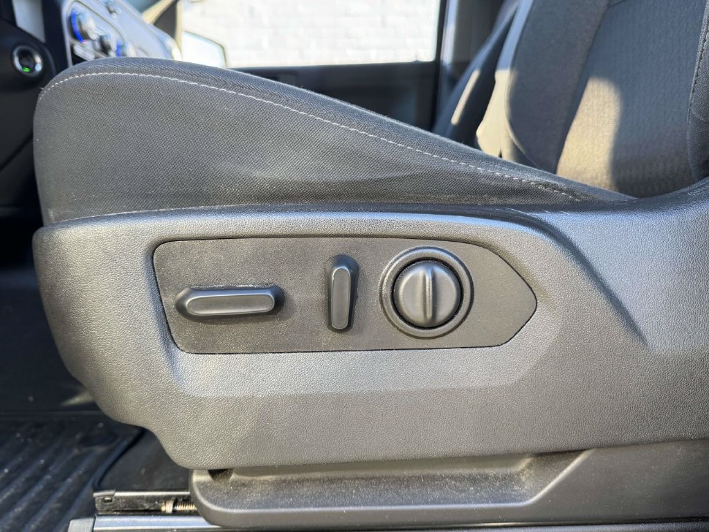 2025 Chevrolet Equinox LT - Photo 47