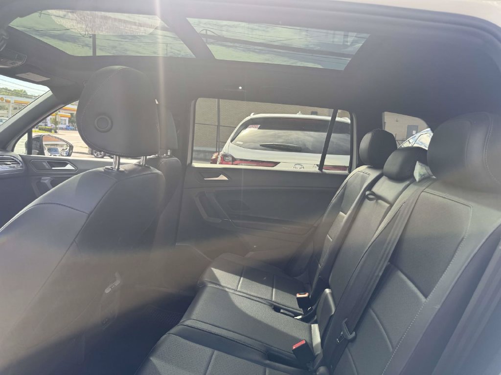 2020 Volkswagen Tiguan SE R-LINE BLACK - Photo 13