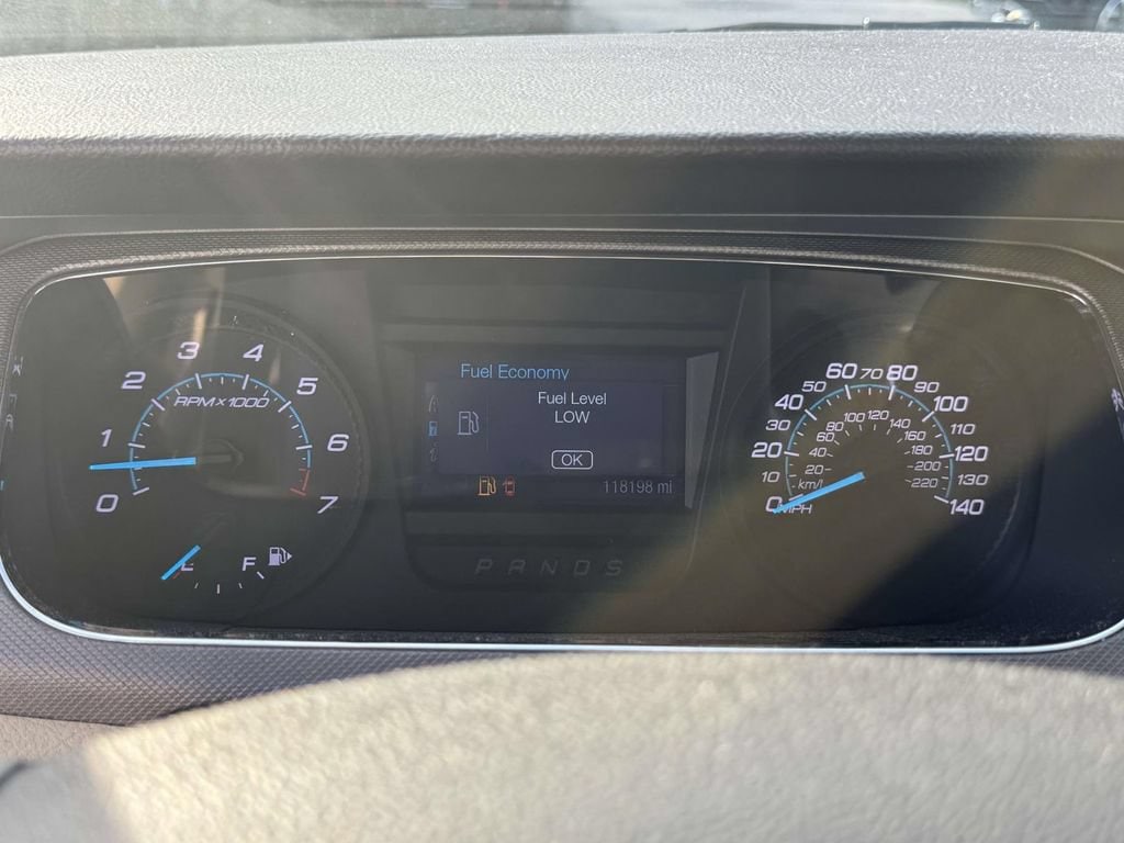 2014 Ford Taurus SE - Photo 25