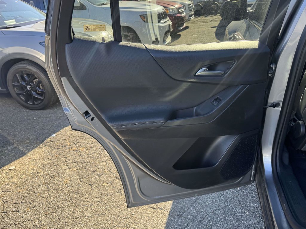 2025 Chevrolet Equinox LT - Photo 11