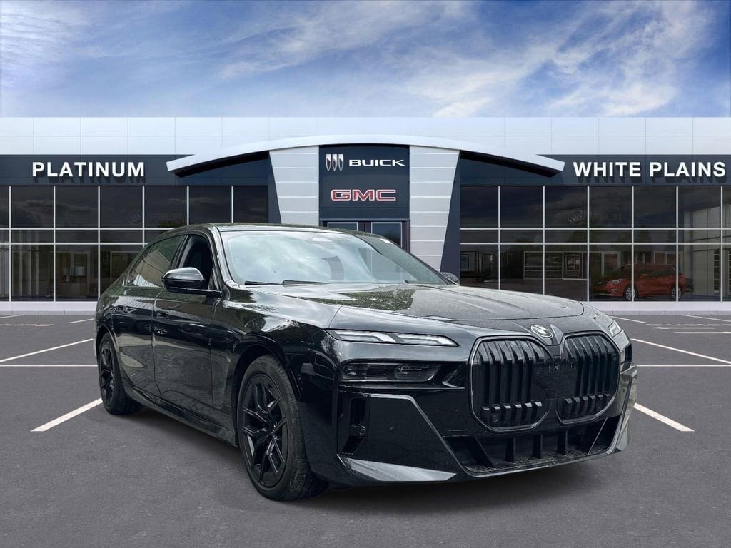 2023 BMW 7 Series 740i's photo