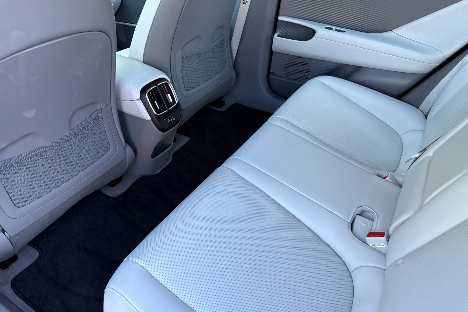 2023 Hyundai IONIQ 6 SEL - Photo 8