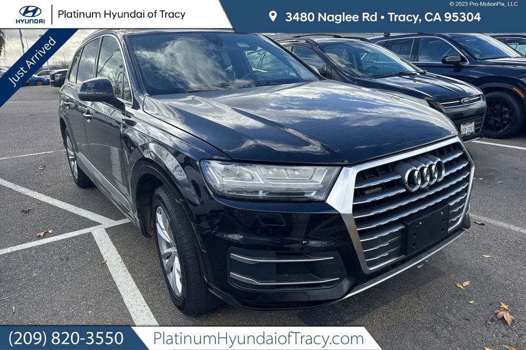 2019 Audi Q7 SE Premium's photo