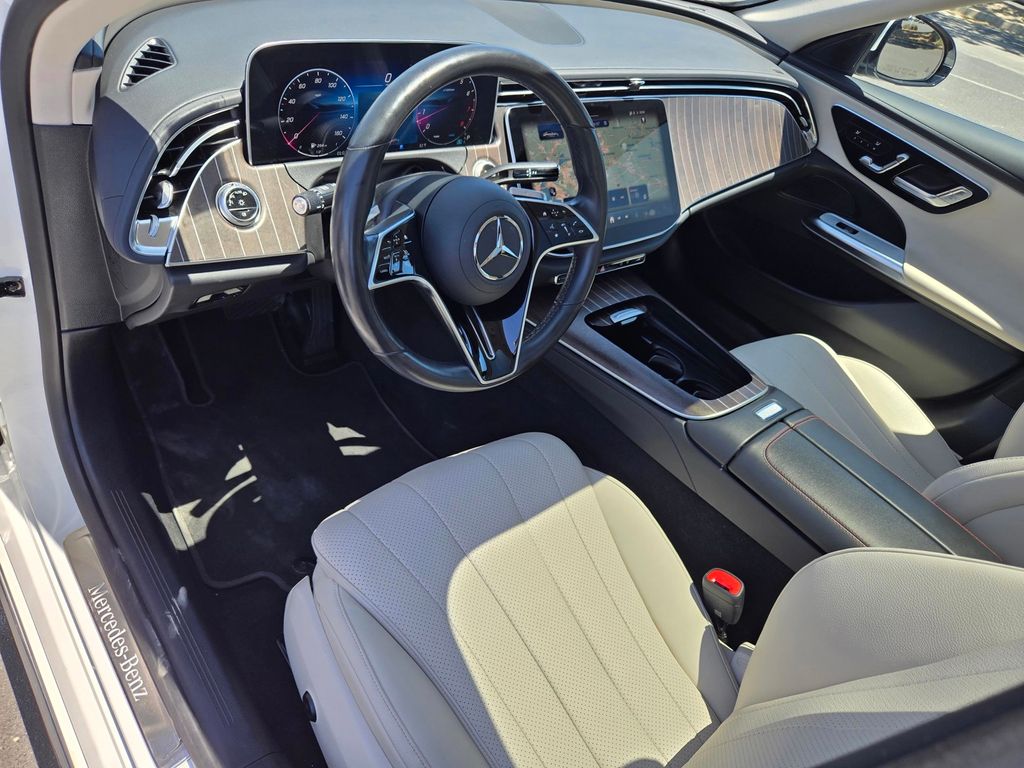 2025 Mercedes-Benz E-Class 21