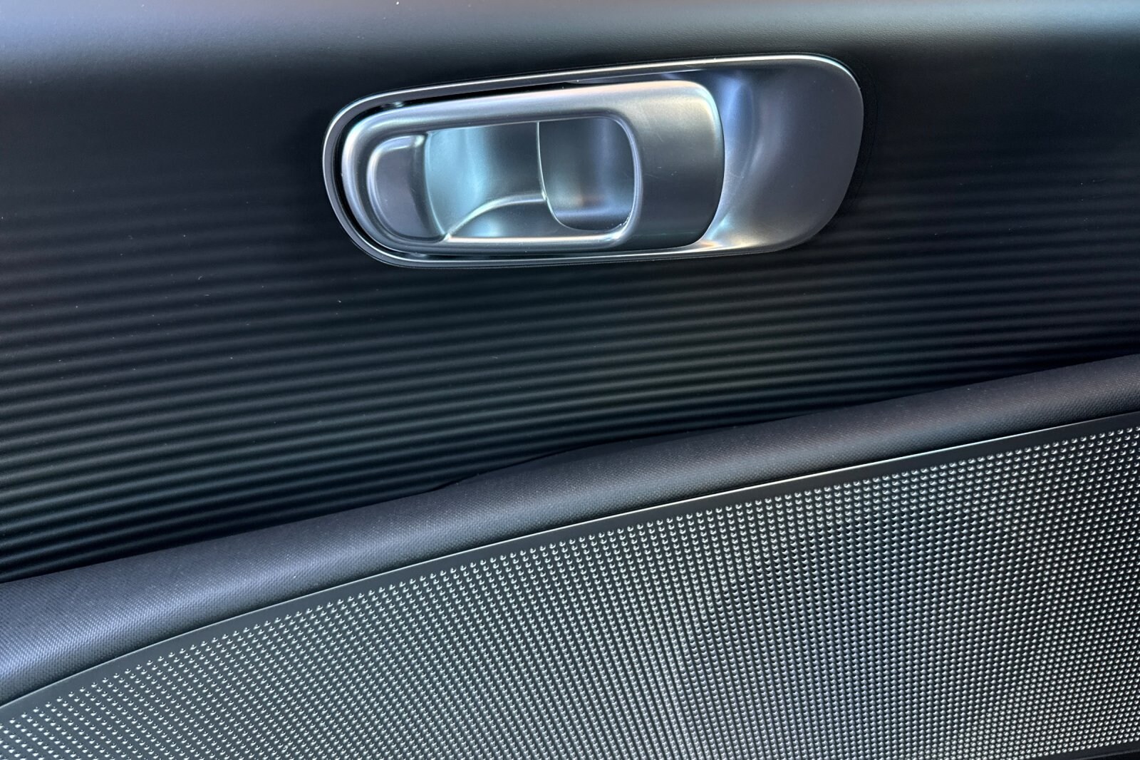 2023 Hyundai IONIQ 6 SEL AWD photo 3