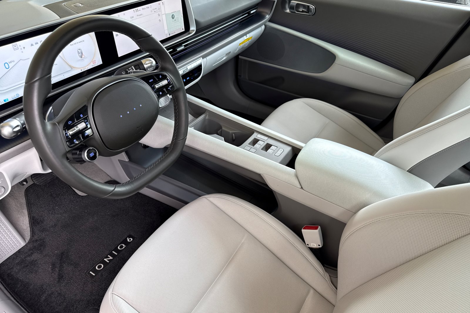 2023 Hyundai IONIQ 6 SEL AWD photo 6