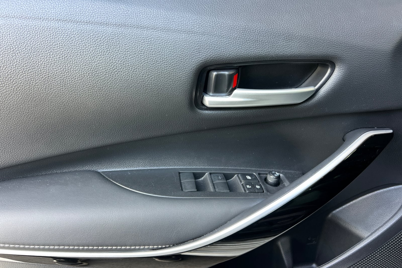 2023 Toyota Corolla Hybrid XLE photo 3