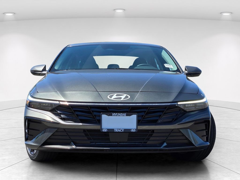 New 2026 Hyundai Elantra Limited Sedan
