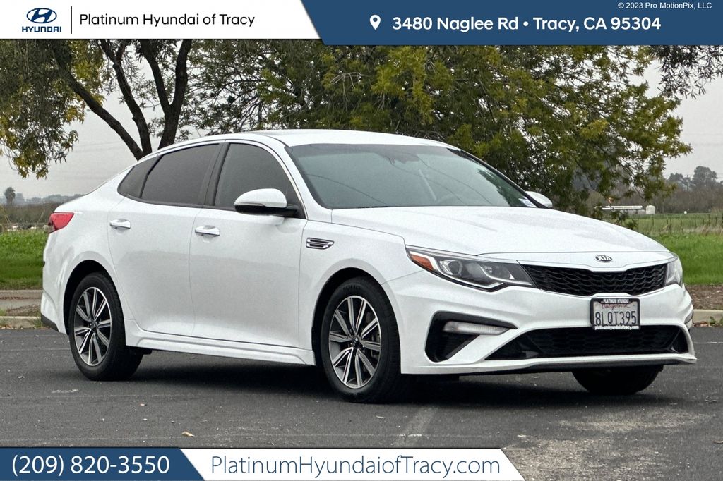 2019 Kia Optima LX's photo