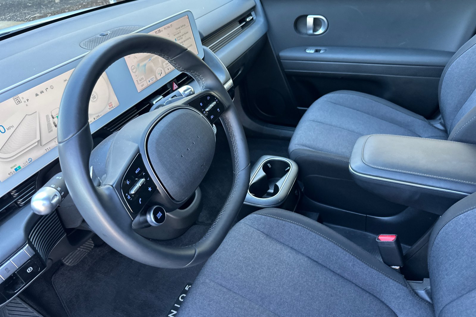 2023 Hyundai IONIQ 5 SE photo 6