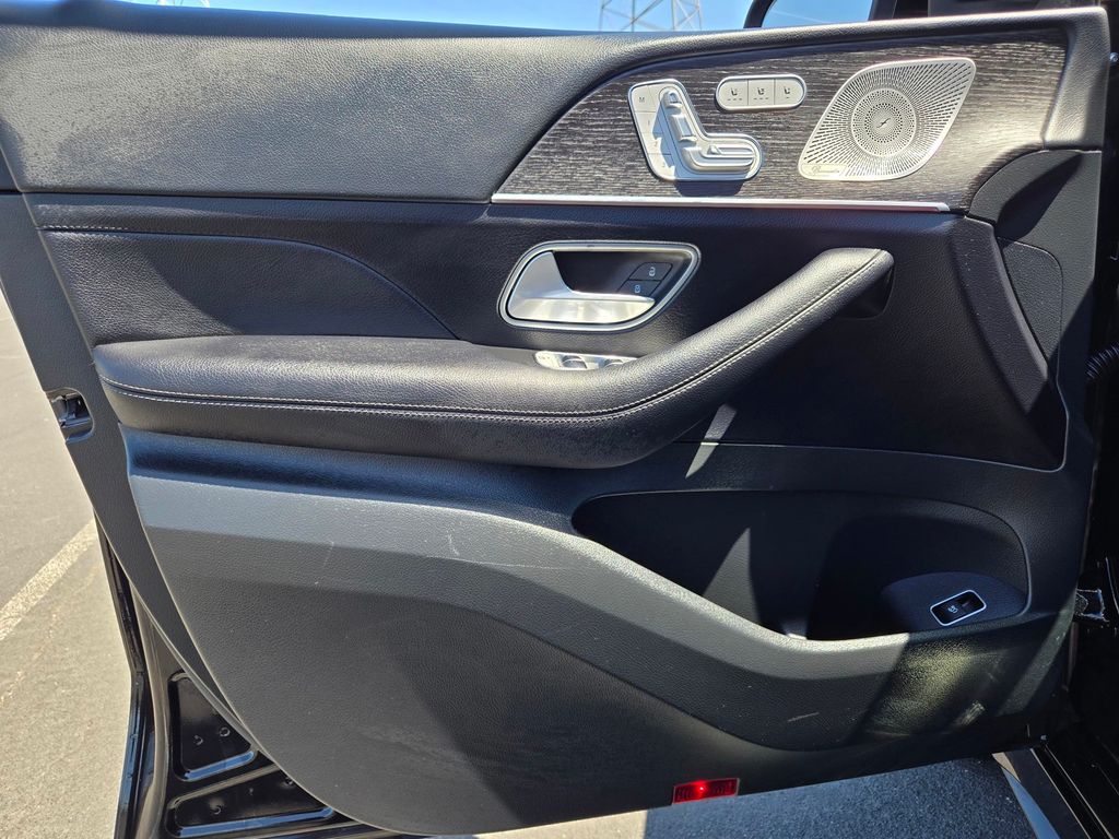 2025 Mercedes-Benz GLE 17