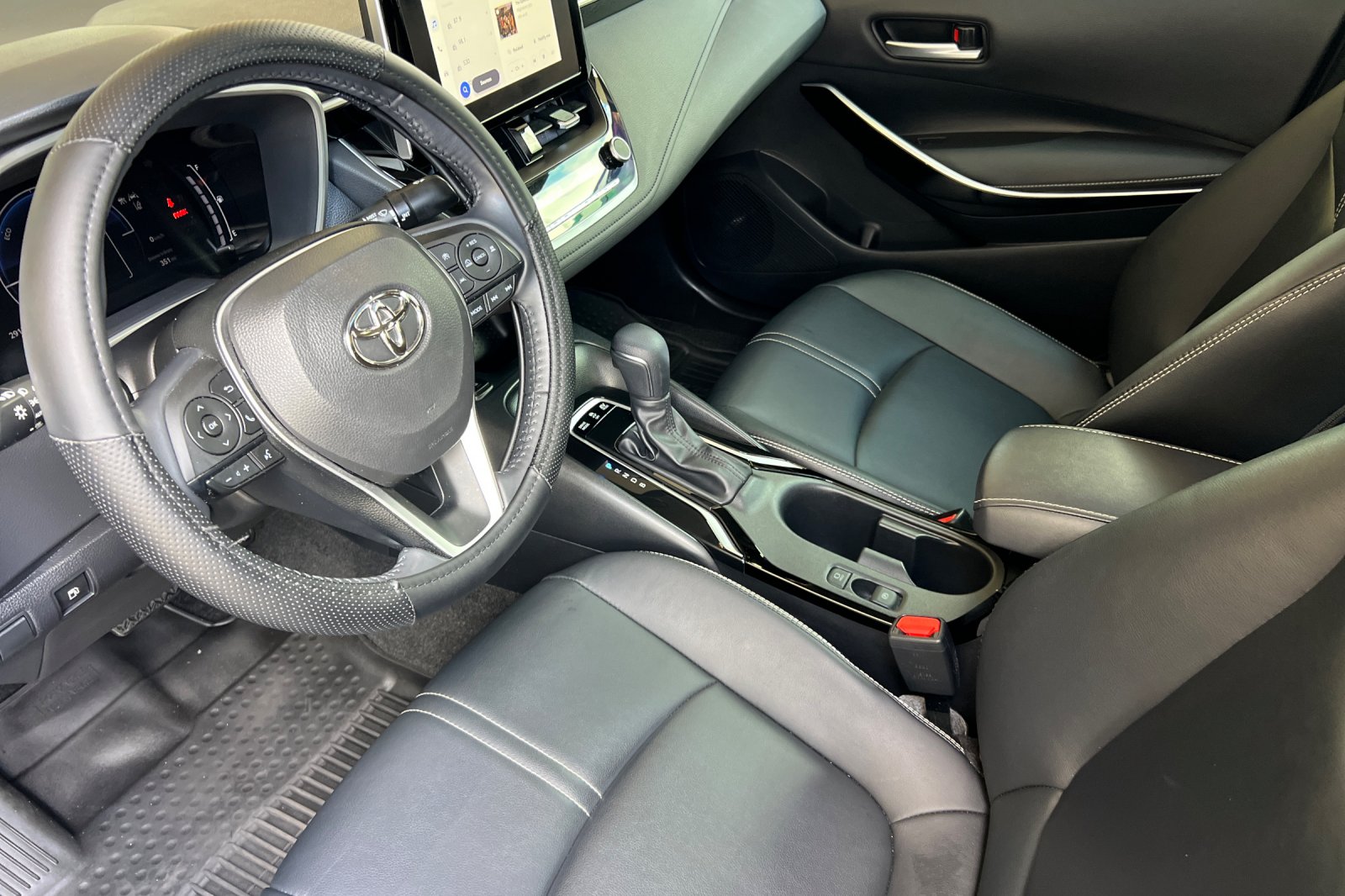 2023 Toyota Corolla Hybrid XLE photo 6