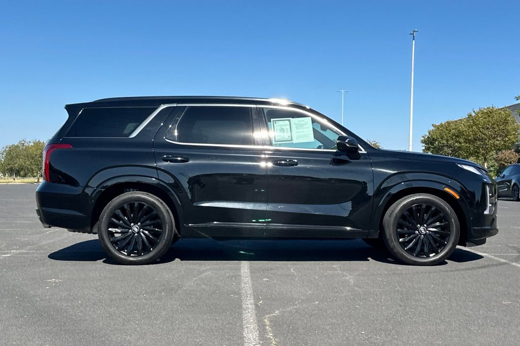 2025 Hyundai Palisade Calligraphy Night Edition photo 2