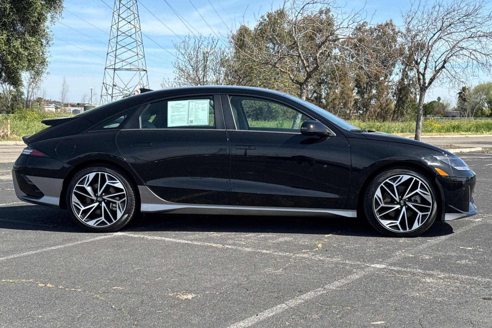 2023 Hyundai IONIQ 6 SEL AWD photo 2