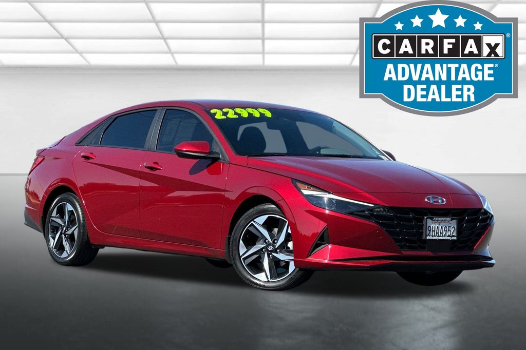 2023 Hyundai Elantra SEL photo 2