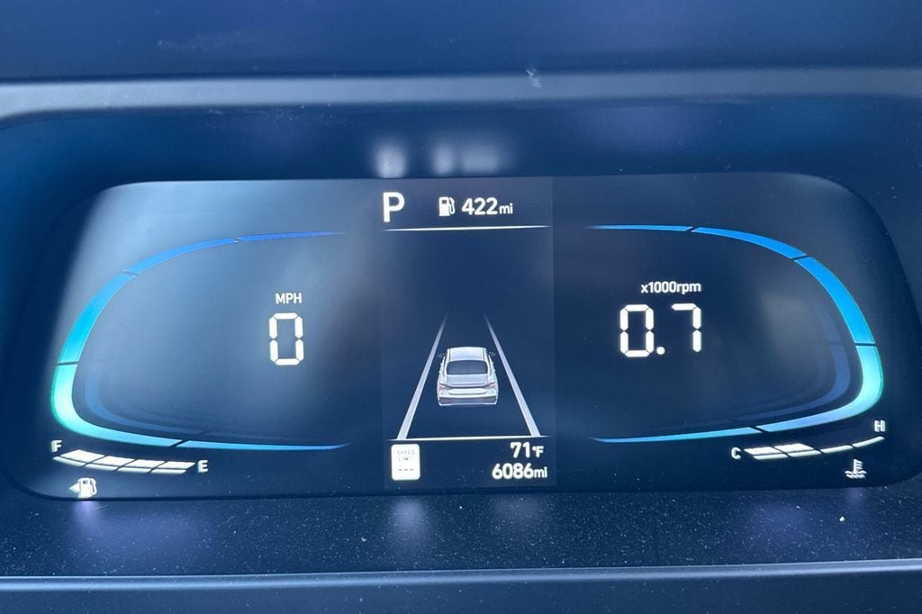 2025 Hyundai Elantra 21