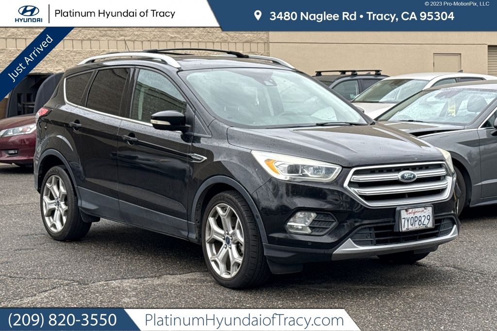 2017 Ford Escape Titanium's photo