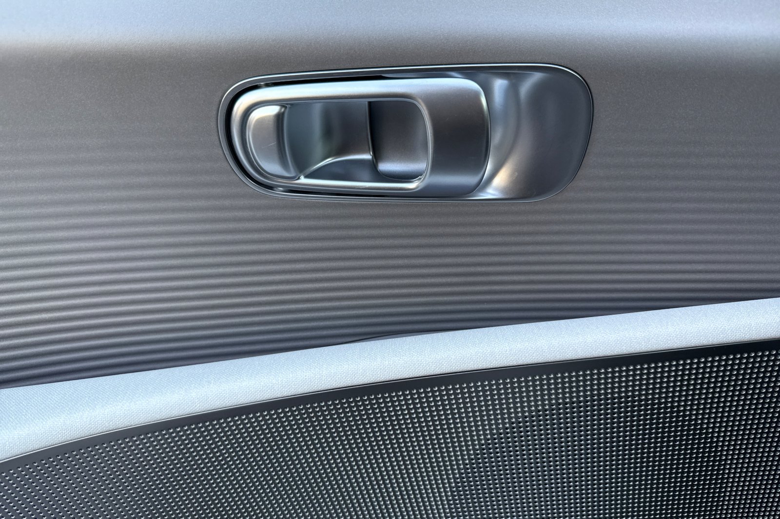 2023 Hyundai IONIQ 6 SEL AWD photo 3