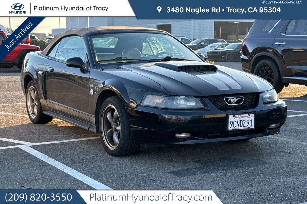 2004 Ford Mustang
