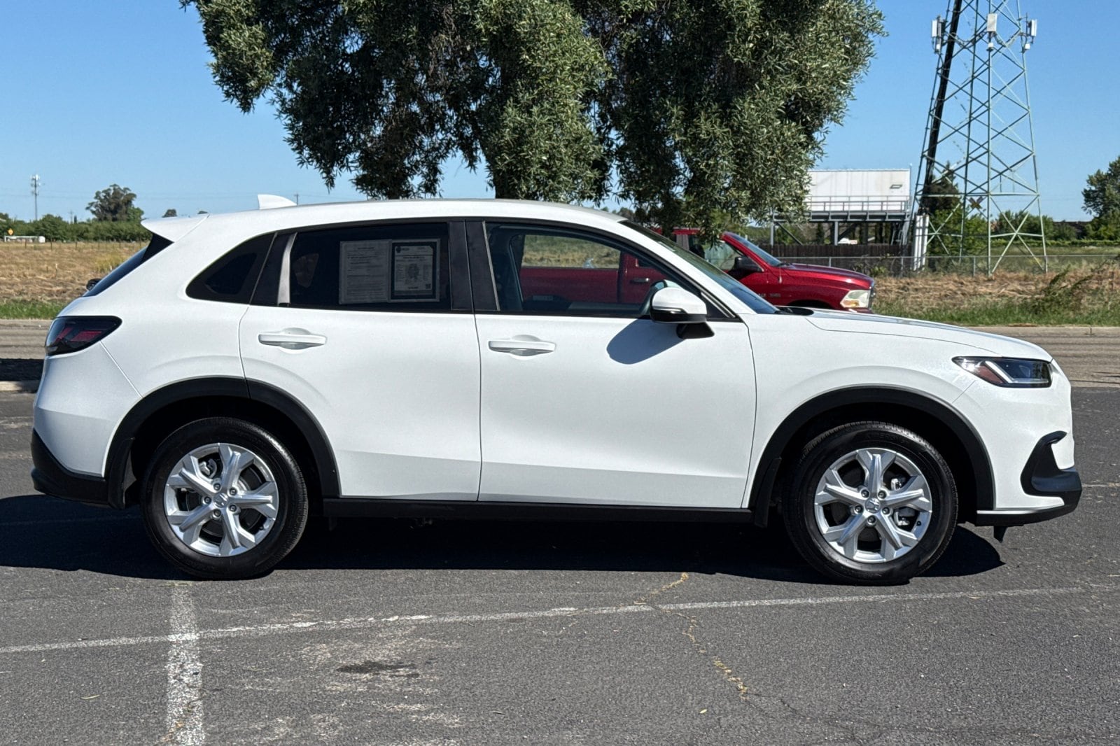 2024 Honda HR-V LX photo 2