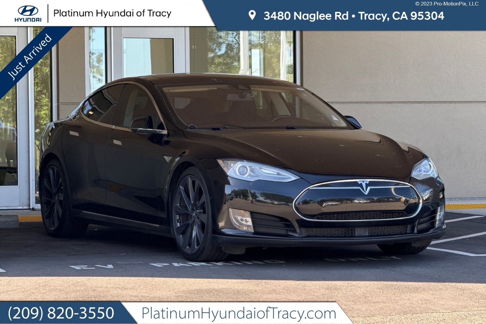 2015 Tesla Model S's photo