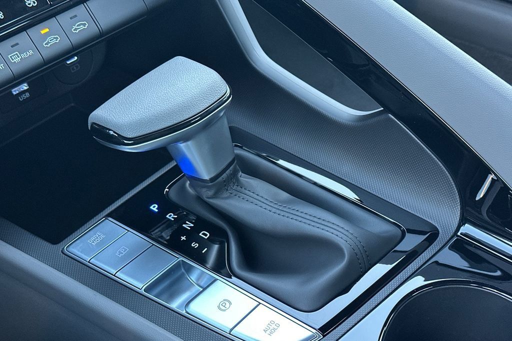 2026 Hyundai Elantra 17