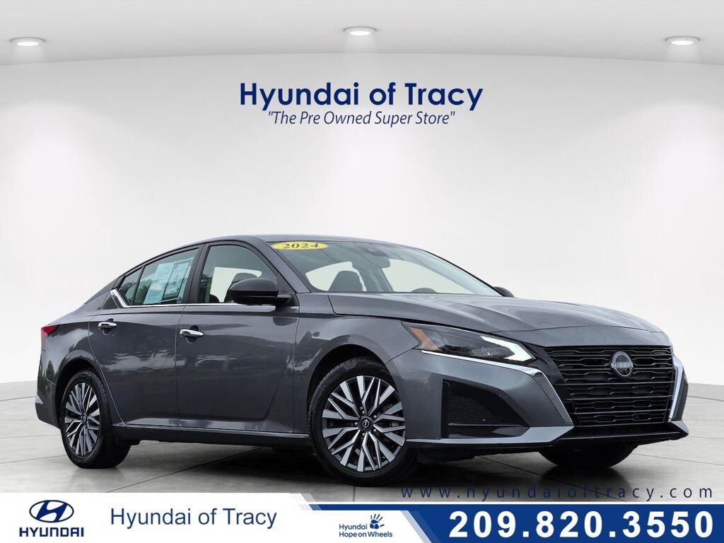 Used 2024 Nissan Altima 2.5 SV Sedan