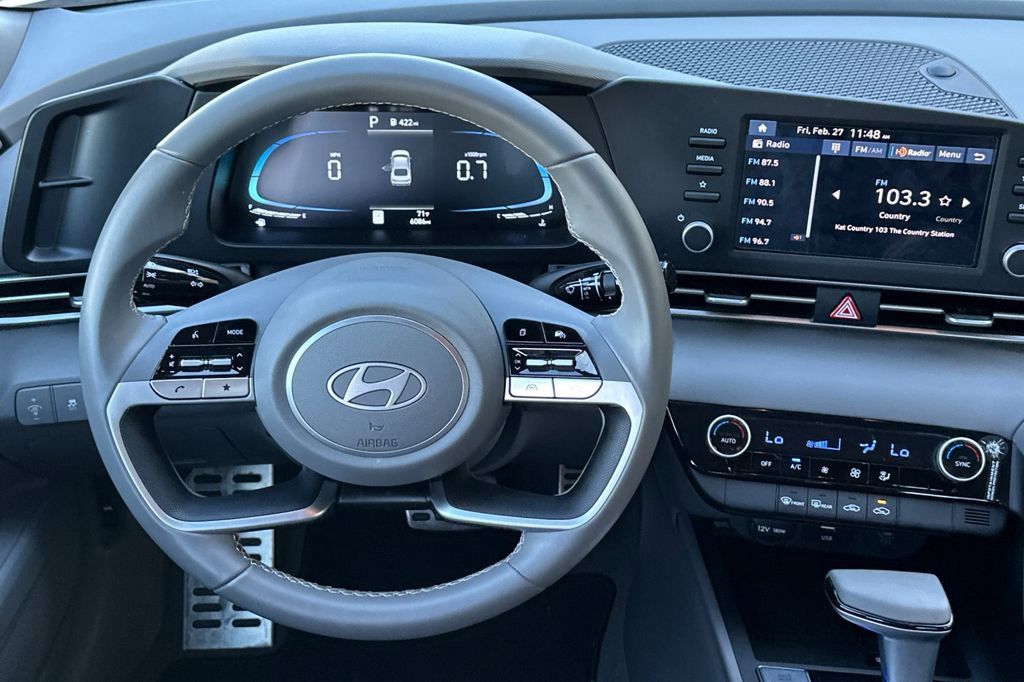 2025 Hyundai Elantra 12