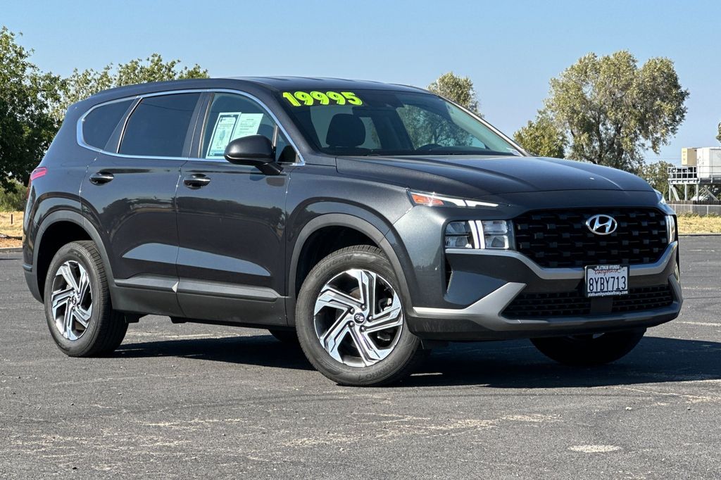 2021 Hyundai Santa Fe SE photo 2