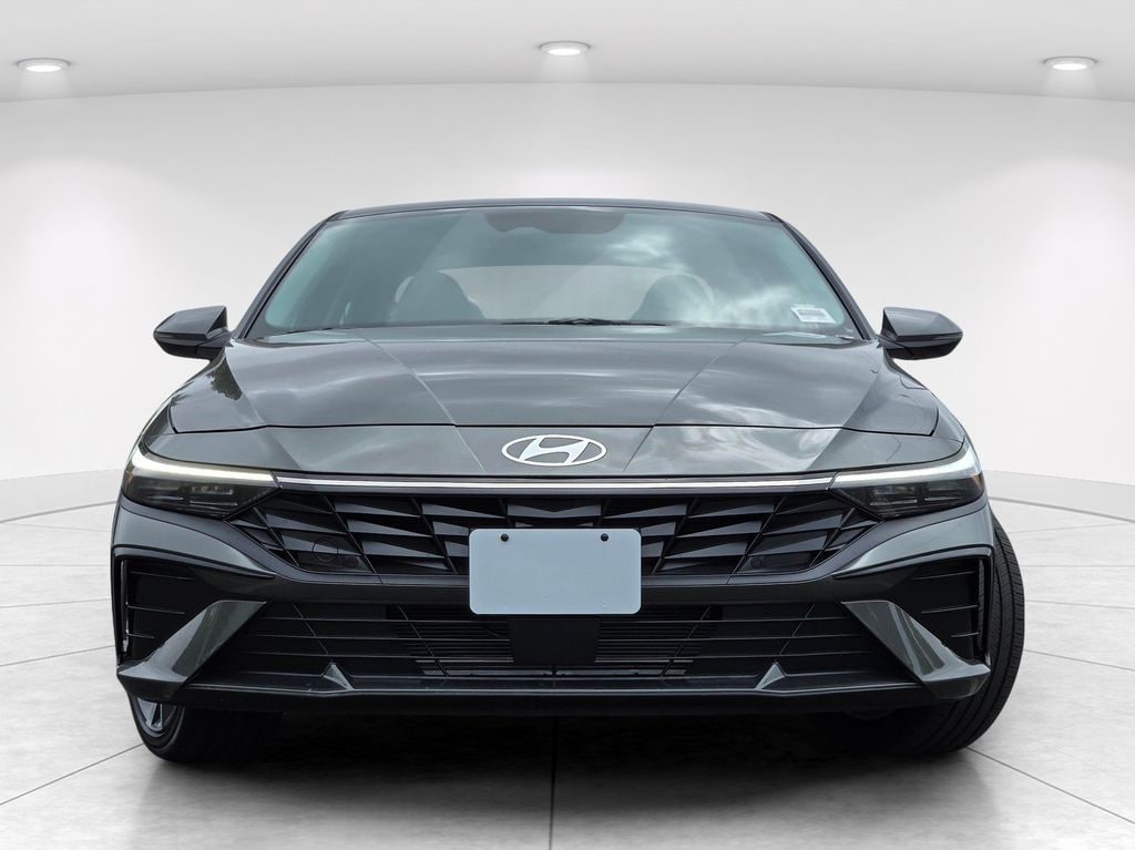 New 2026 Hyundai Elantra Limited Sedan