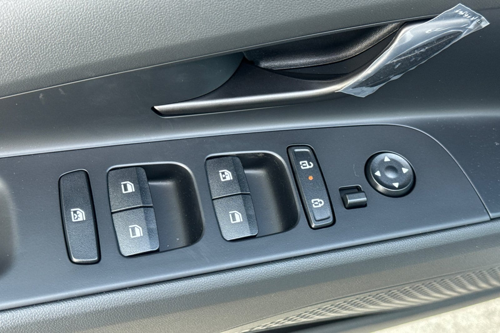 2026 Hyundai Elantra SEL - Photo 12