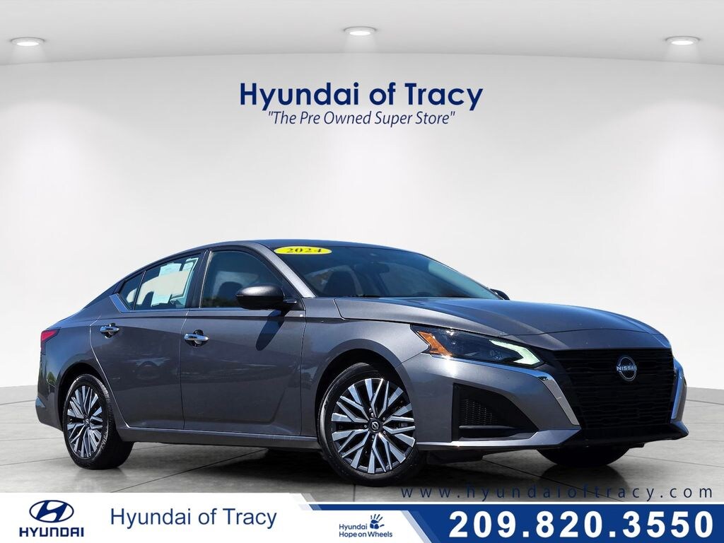 Used 2024 Nissan Altima 2.5 SV Sedan
