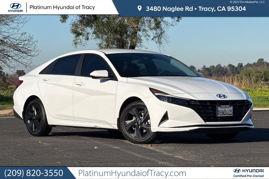 2023 Hyundai Elantra Blue's photo