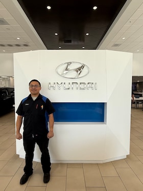 Staff member Daniel Tomas from ID_9c3093