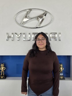 Staff member Yesenia Zaragoza from ID_397d1a